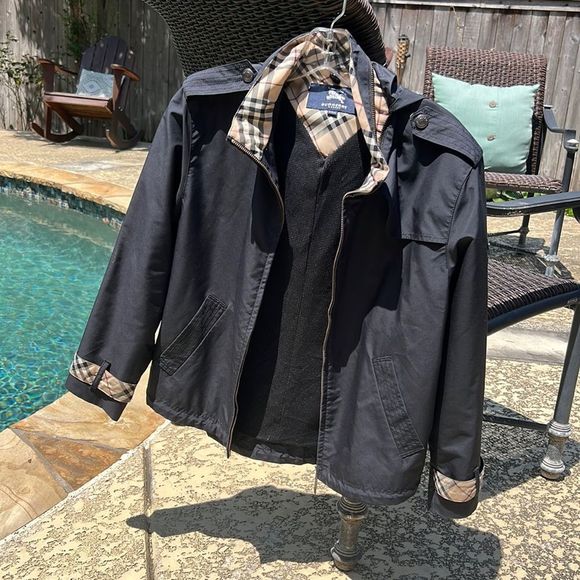 Burberry London Black 150A Jacket with Khaki Plaid Accents and Zipper Hood - Picture 3 of 16